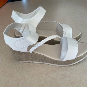 Brand new Women's Wedge Sandals